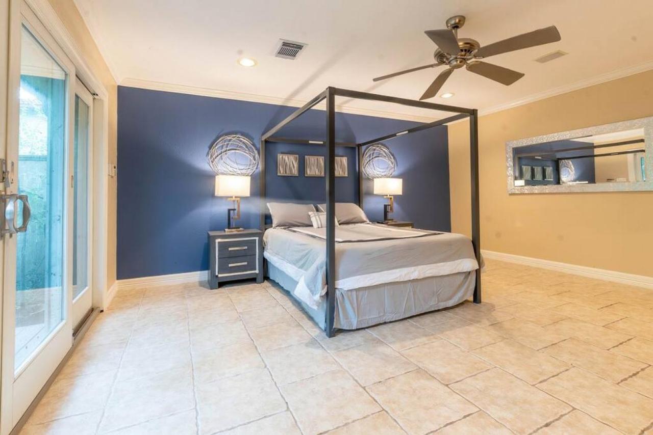 Huge 6 Bedroom With Pool, Spa, 85 Inch Tv, Game Room Houston Buitenkant foto