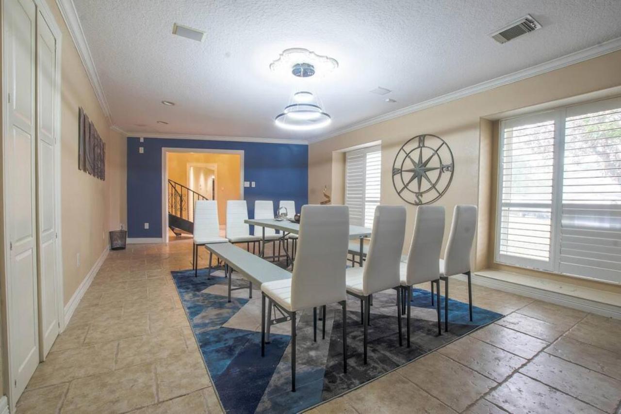 Huge 6 Bedroom With Pool, Spa, 85 Inch Tv, Game Room Houston Buitenkant foto