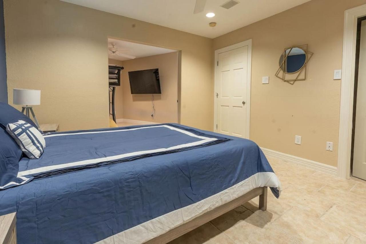 Huge 6 Bedroom With Pool, Spa, 85 Inch Tv, Game Room Houston Buitenkant foto