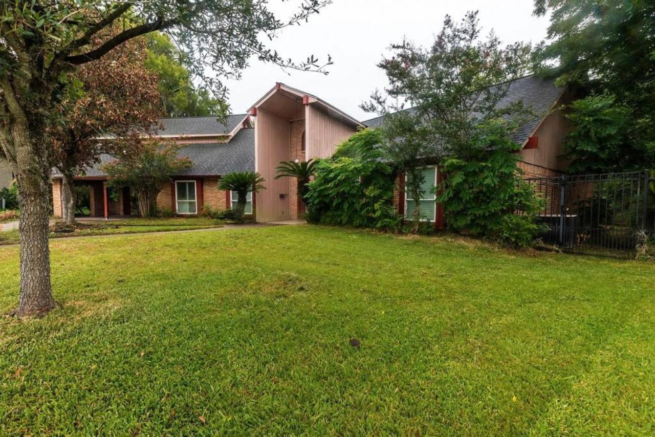 Huge 6 Bedroom With Pool, Spa, 85 Inch Tv, Game Room Houston Buitenkant foto