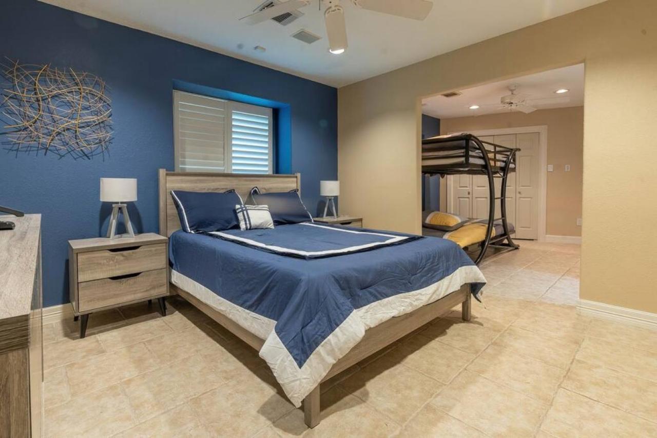 Huge 6 Bedroom With Pool, Spa, 85 Inch Tv, Game Room Houston Buitenkant foto