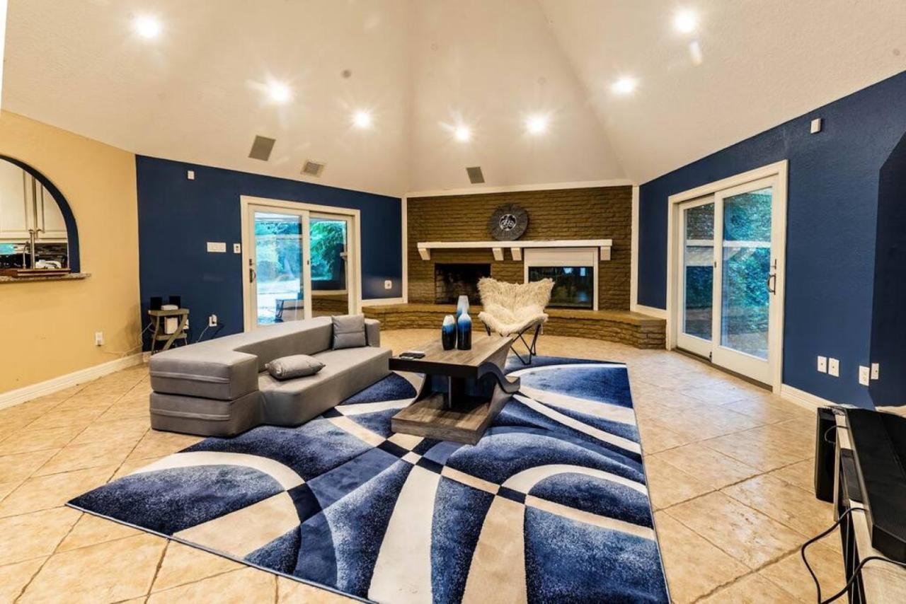 Huge 6 Bedroom With Pool, Spa, 85 Inch Tv, Game Room Houston Buitenkant foto