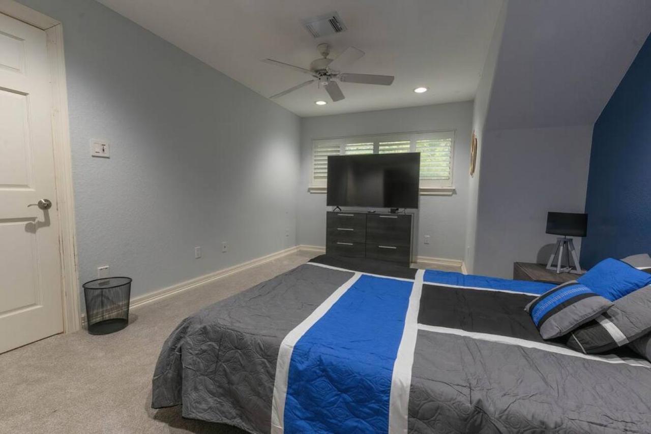 Huge 6 Bedroom With Pool, Spa, 85 Inch Tv, Game Room Houston Buitenkant foto