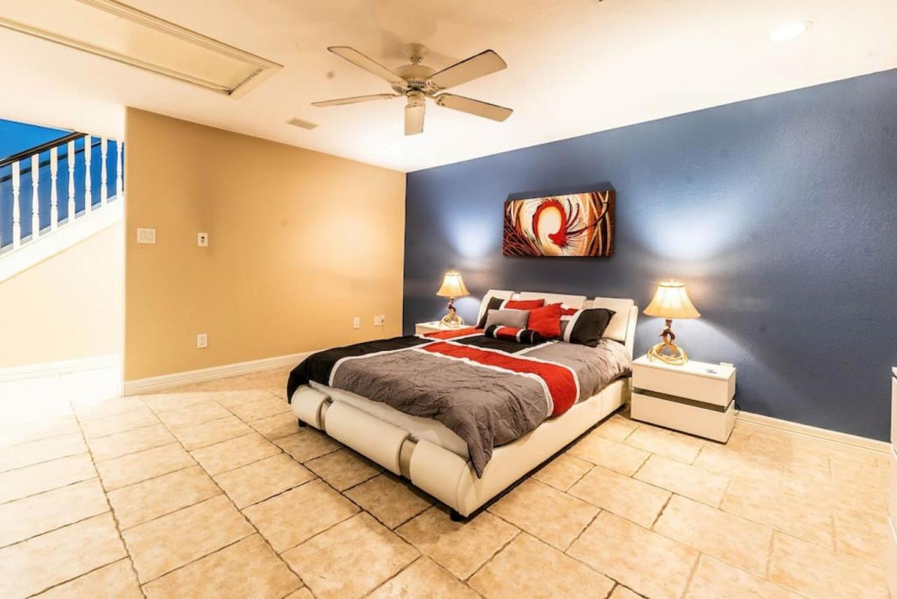 Huge 6 Bedroom With Pool, Spa, 85 Inch Tv, Game Room Houston Buitenkant foto
