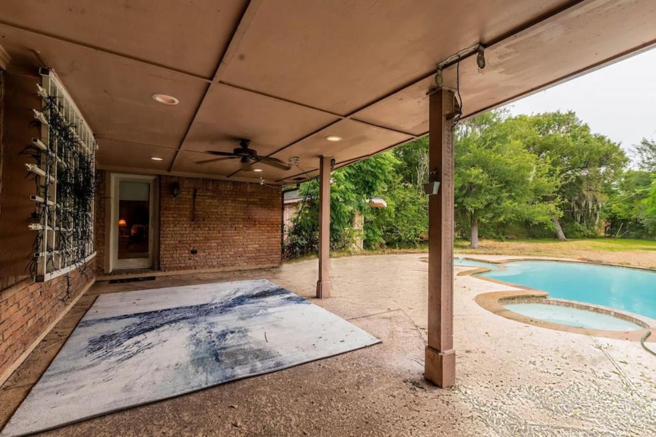 Huge 6 Bedroom With Pool, Spa, 85 Inch Tv, Game Room Houston Buitenkant foto