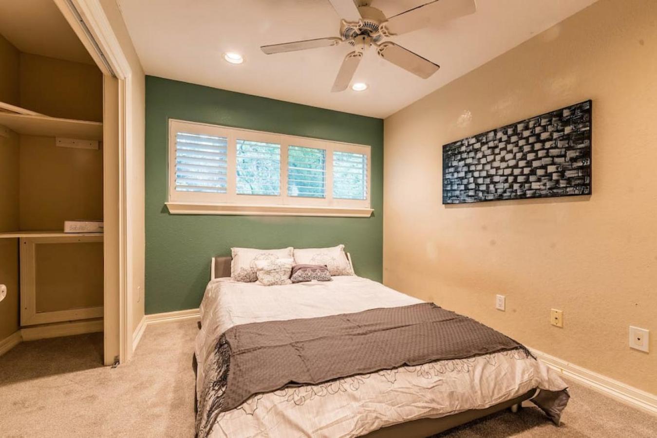 Huge 6 Bedroom With Pool, Spa, 85 Inch Tv, Game Room Houston Buitenkant foto